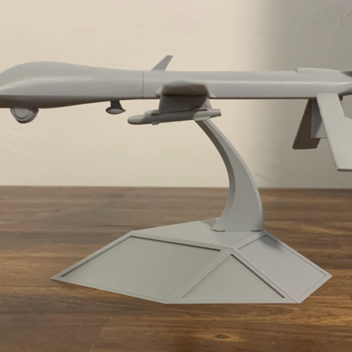 نموذج طائرة بدون طيار أمريكية  - مراجعة Drone 3D Modeling وسعره